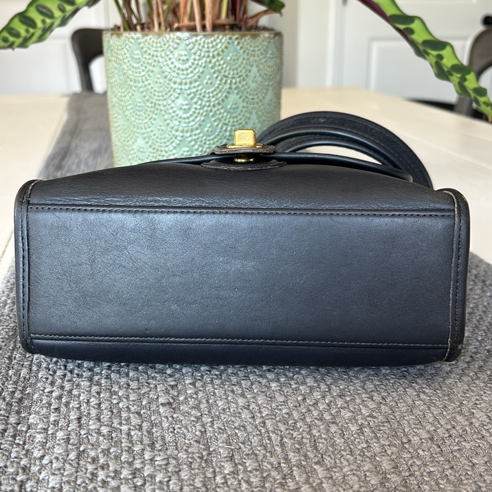 Vintage Coach Shelbourne #9038 in Navy - Picture 10 of 15
